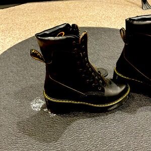 Dr. Martens zip up boots. Size 6